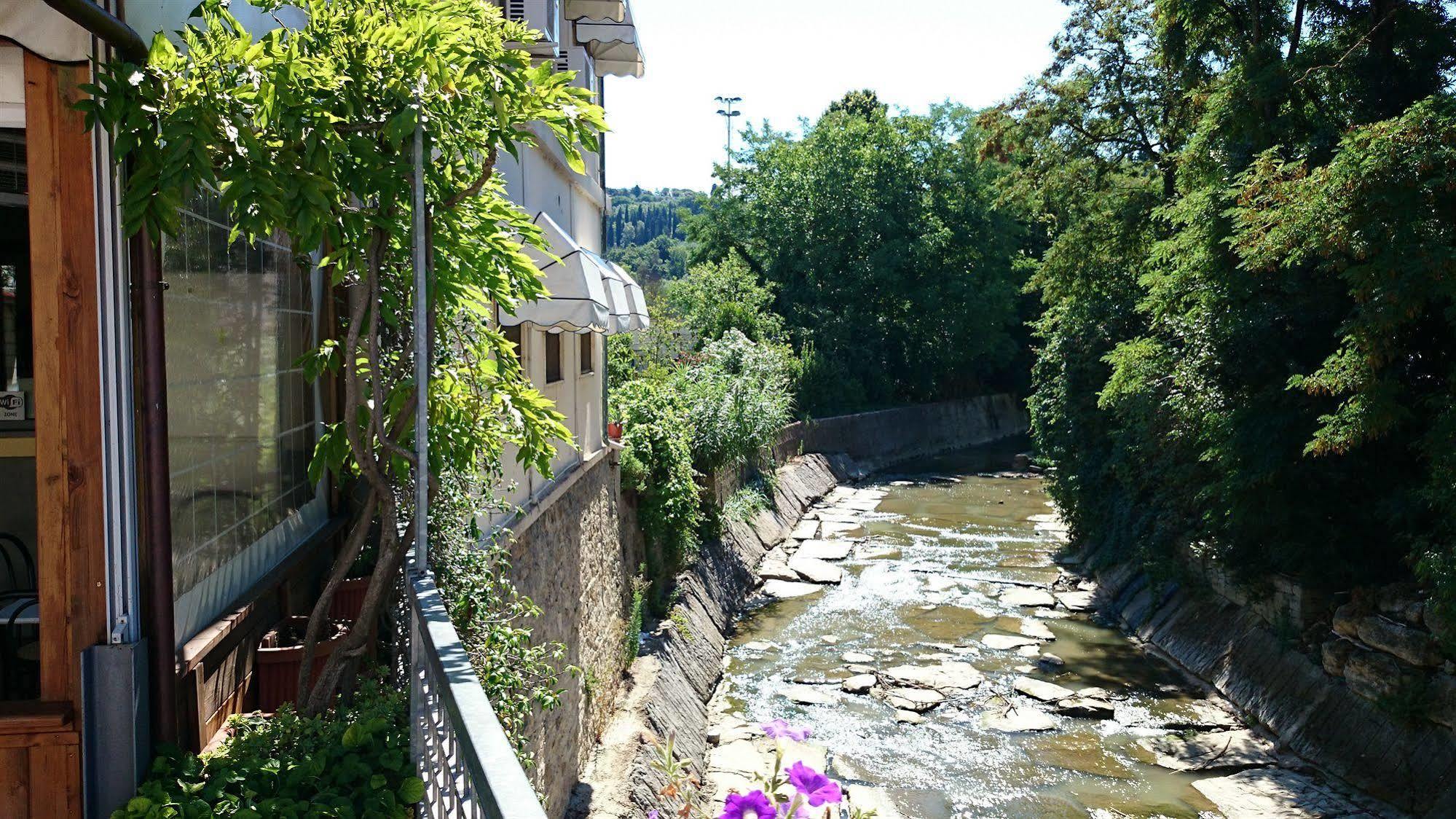 Hotel Sul Ponte Флоренція Екстер'єр фото